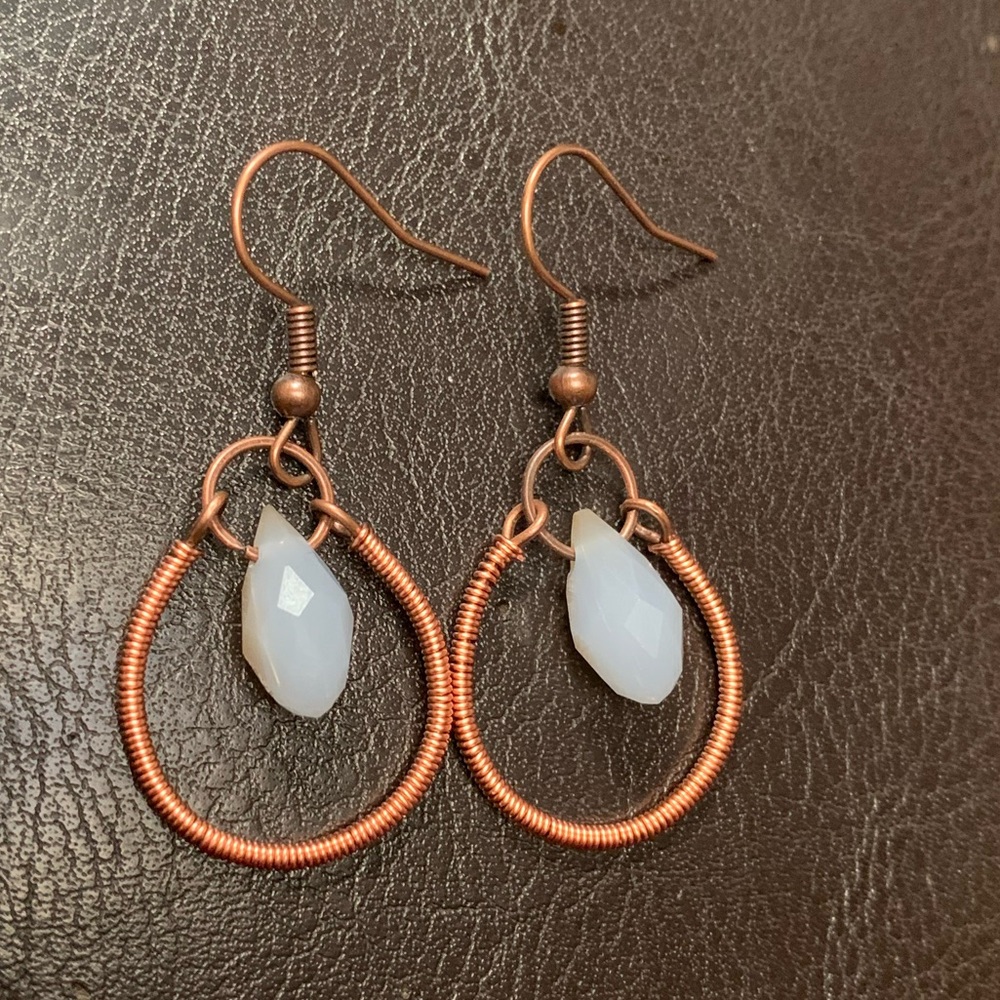 ⭐️2/$10 Copper Wire Wrapped Blue Crystal Teardrop Handcrafted Earrings - Picture 5 of 5